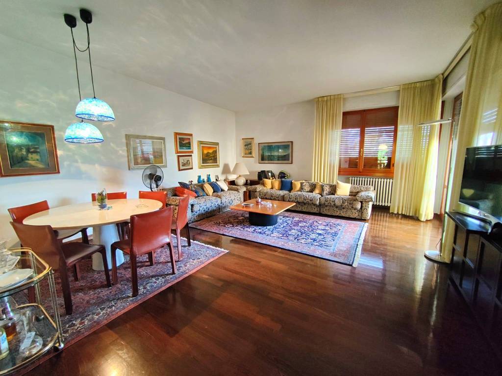 casa indipendente in vendita a Prato in zona Sacca