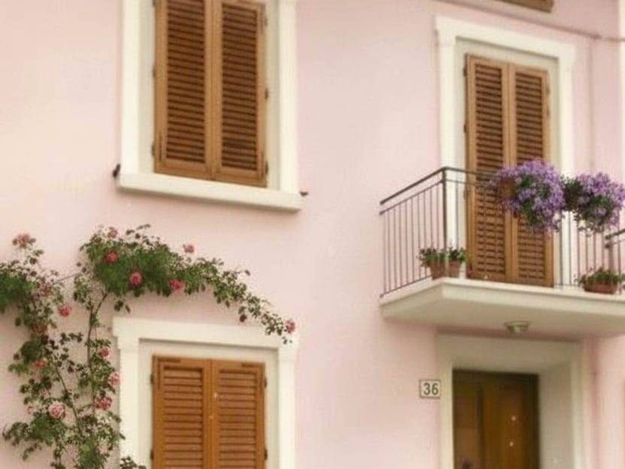 casa indipendente in vendita a Prato in zona Grignano
