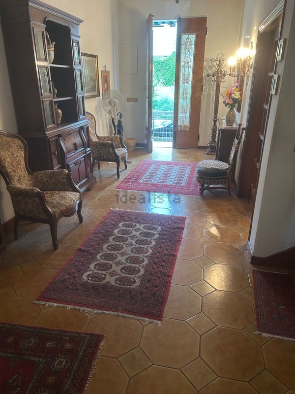 casa indipendente in vendita a Prato