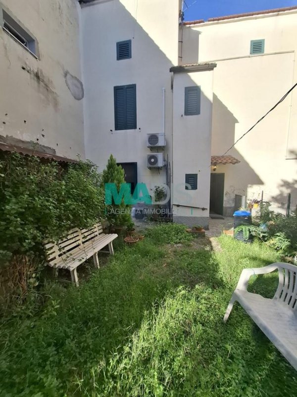 casa indipendente in vendita a Prato in zona Galciana