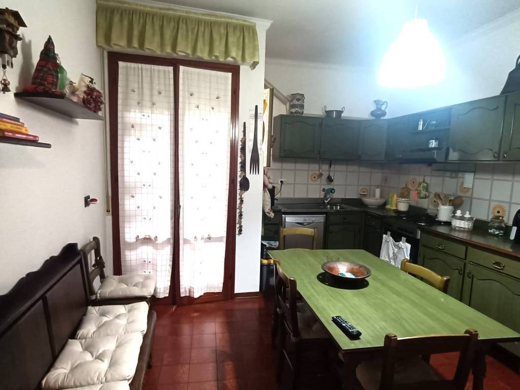 appartamento in vendita a Prato in zona Santa Lucia