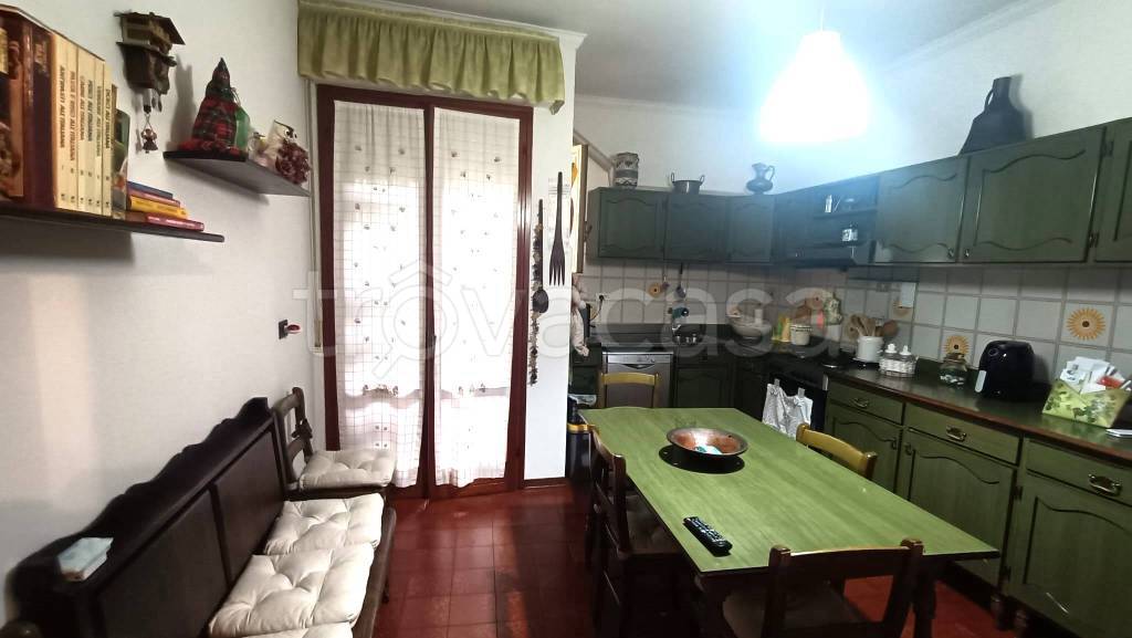 appartamento in vendita a Prato in zona Santa Lucia
