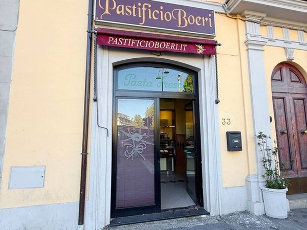 negozio in vendita a Prato