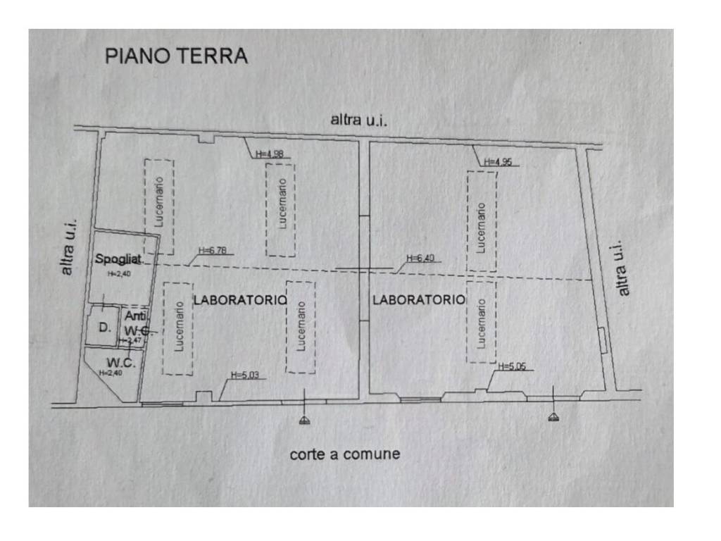 locale commerciale in vendita a Prato