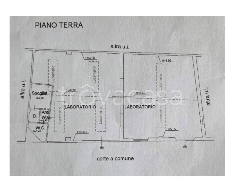 locale commerciale in vendita a Prato