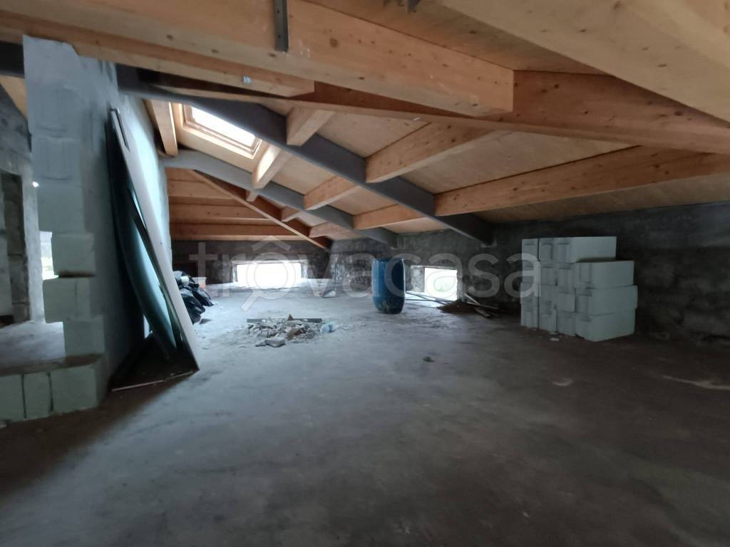 appartamento in vendita a Prato in zona Gonfienti