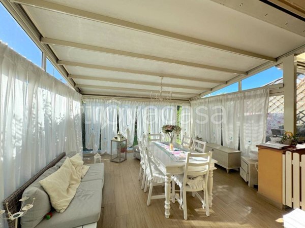 casa indipendente in vendita a Prato in zona Vergaio