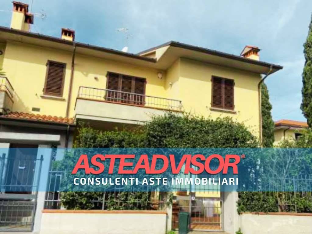 casa indipendente in vendita a Prato