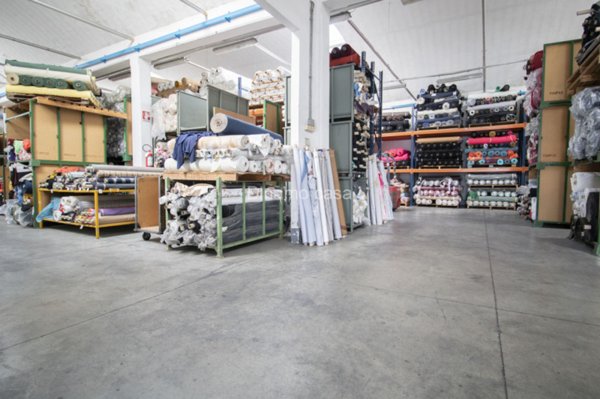 locale di sgombero in vendita a Prato