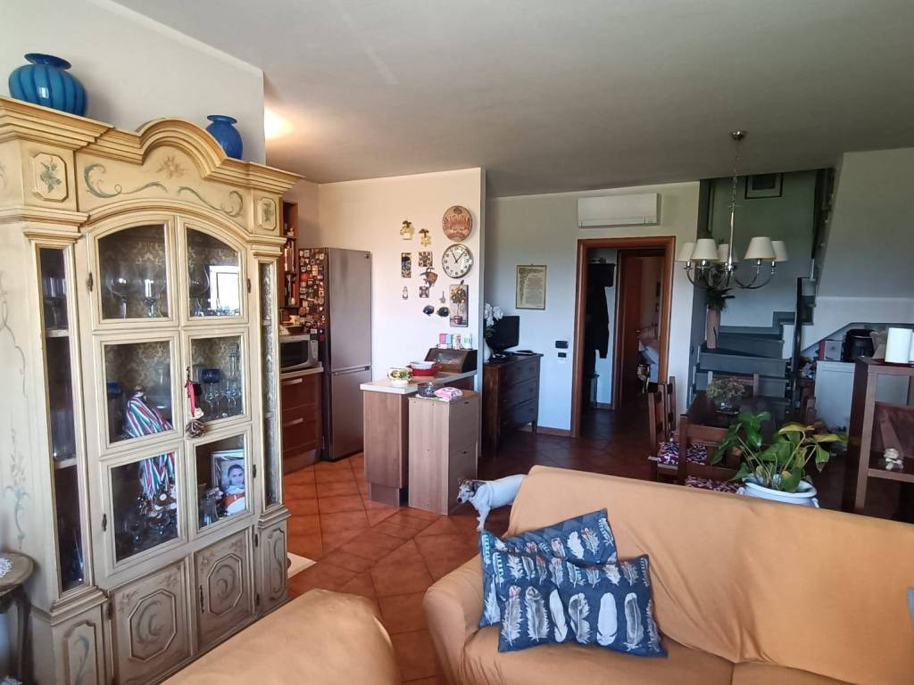 appartamento in vendita a Prato in zona Vergaio