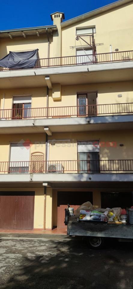 appartamento in vendita a Prato in zona Paperino