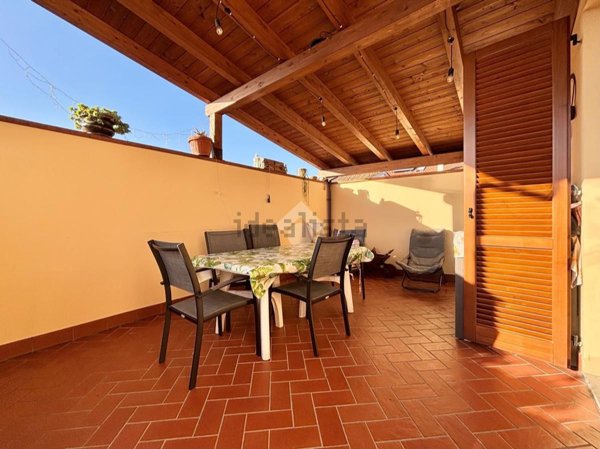 casa indipendente in vendita a Prato in zona Casale