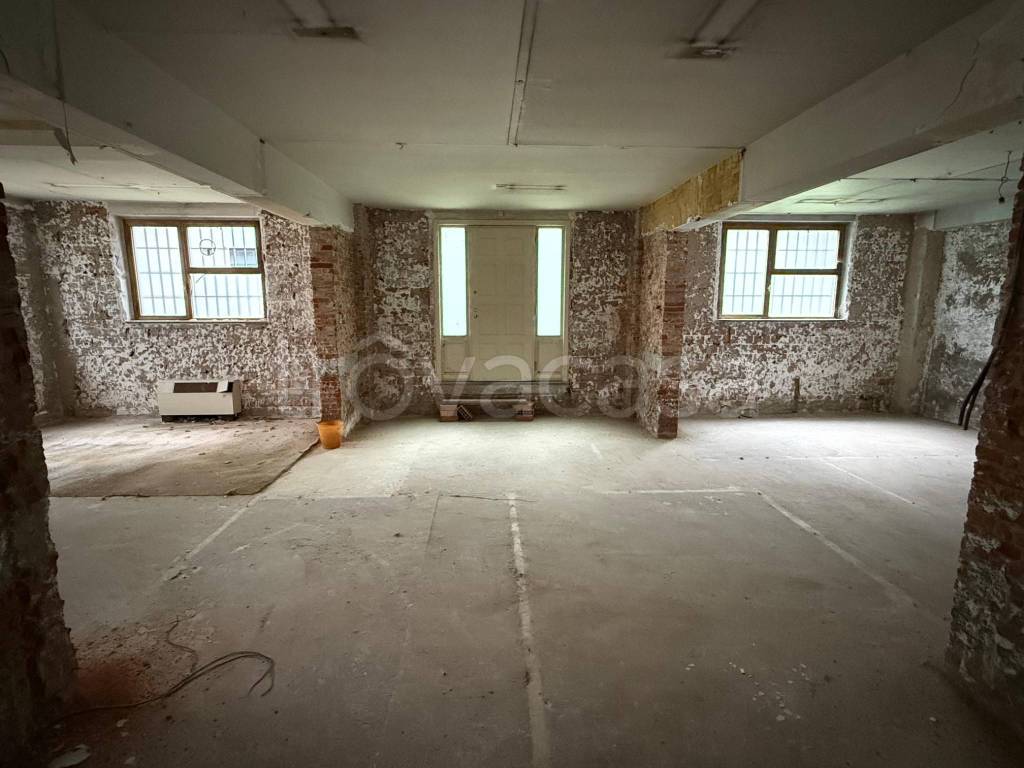 negozio in vendita a Prato