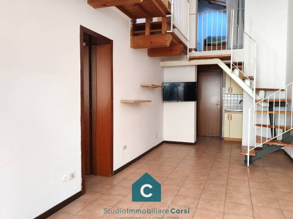 casa indipendente in vendita a Prato in zona Santa Gonda