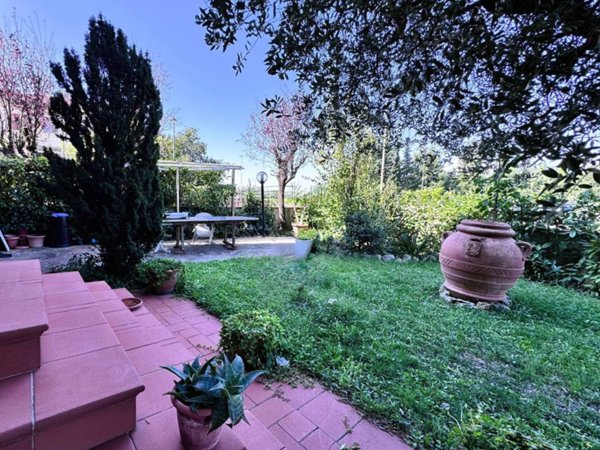 casa indipendente in vendita a Prato in zona Galceti
