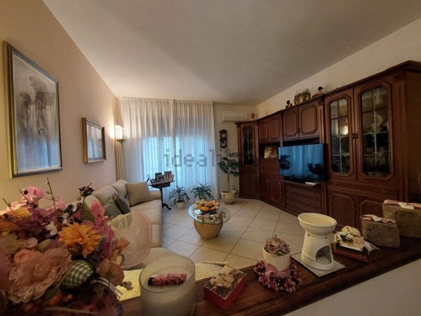 appartamento in vendita a Prato in zona Santa Lucia