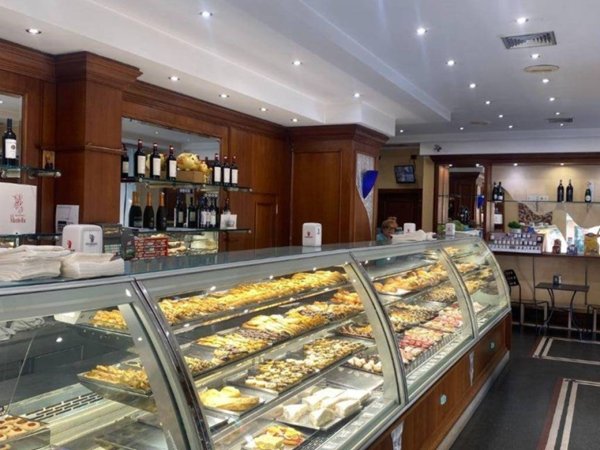 negozio in vendita a Prato in zona Cafaggio
