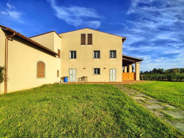 casa indipendente in vendita a Prato in zona Sant'Ippolito