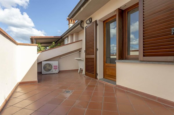 appartamento in vendita a Prato in zona Paperino