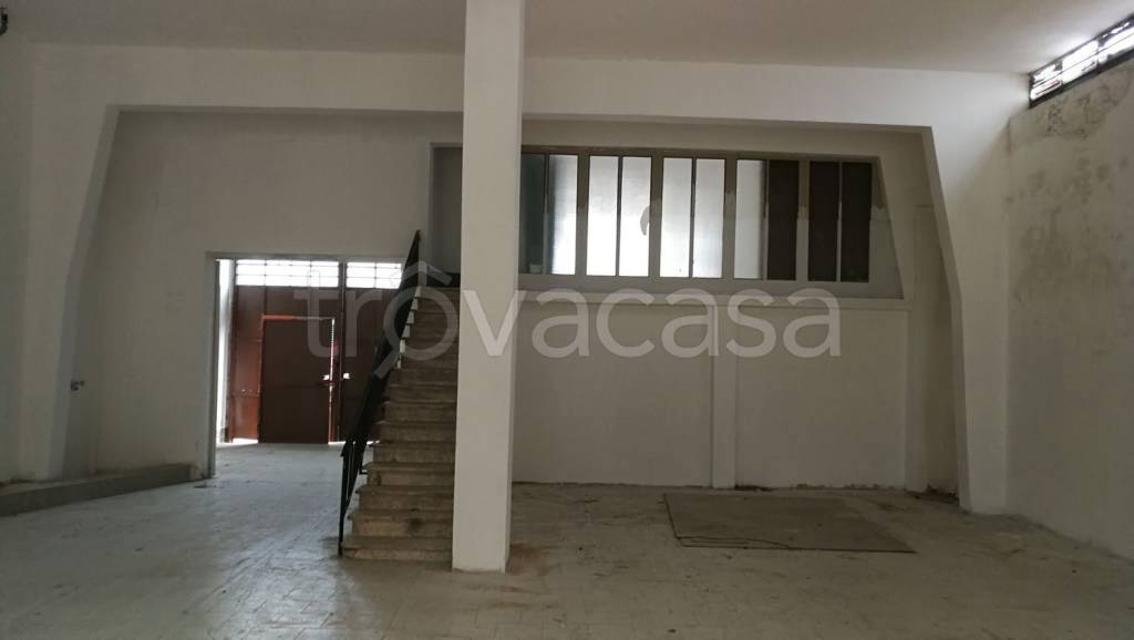 negozio in vendita a Prato