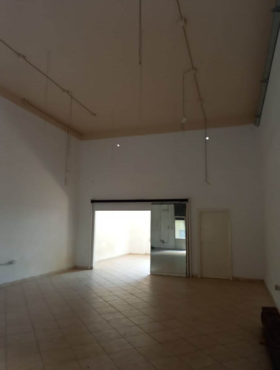 negozio in vendita a Prato
