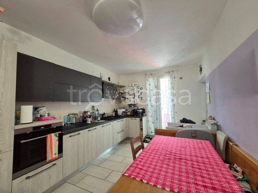 appartamento in vendita a Prato in zona Fontanelle