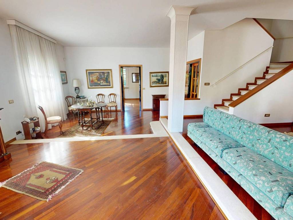 casa indipendente in vendita a Prato in zona Carteano
