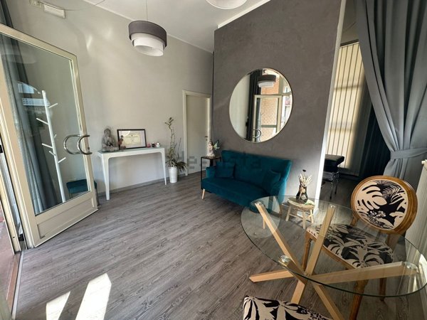 locale commerciale in vendita a Prato