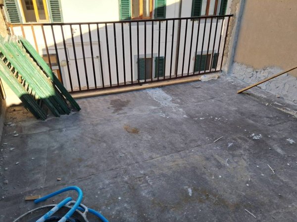 casa indipendente in vendita a Prato