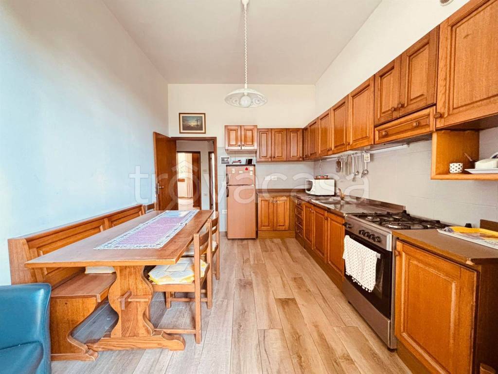 casa indipendente in vendita a Prato in zona Tobbiana