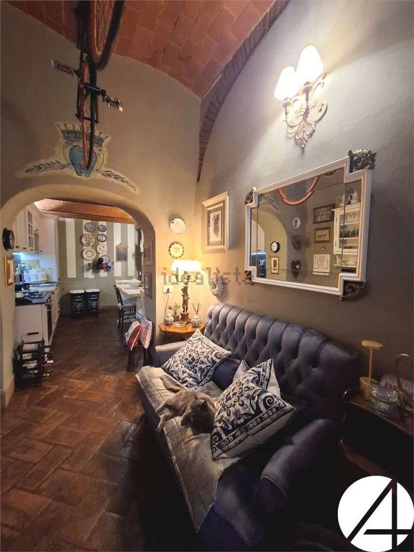 casa indipendente in vendita a Prato