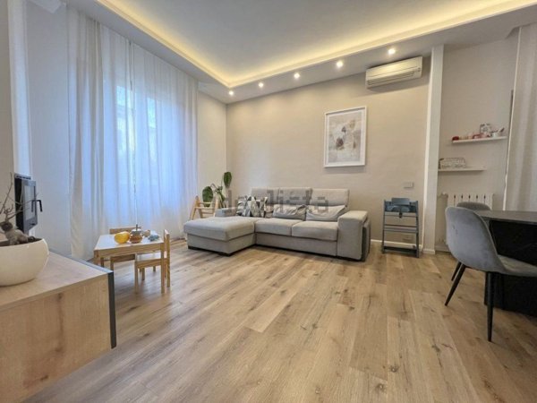 casa indipendente in vendita a Prato