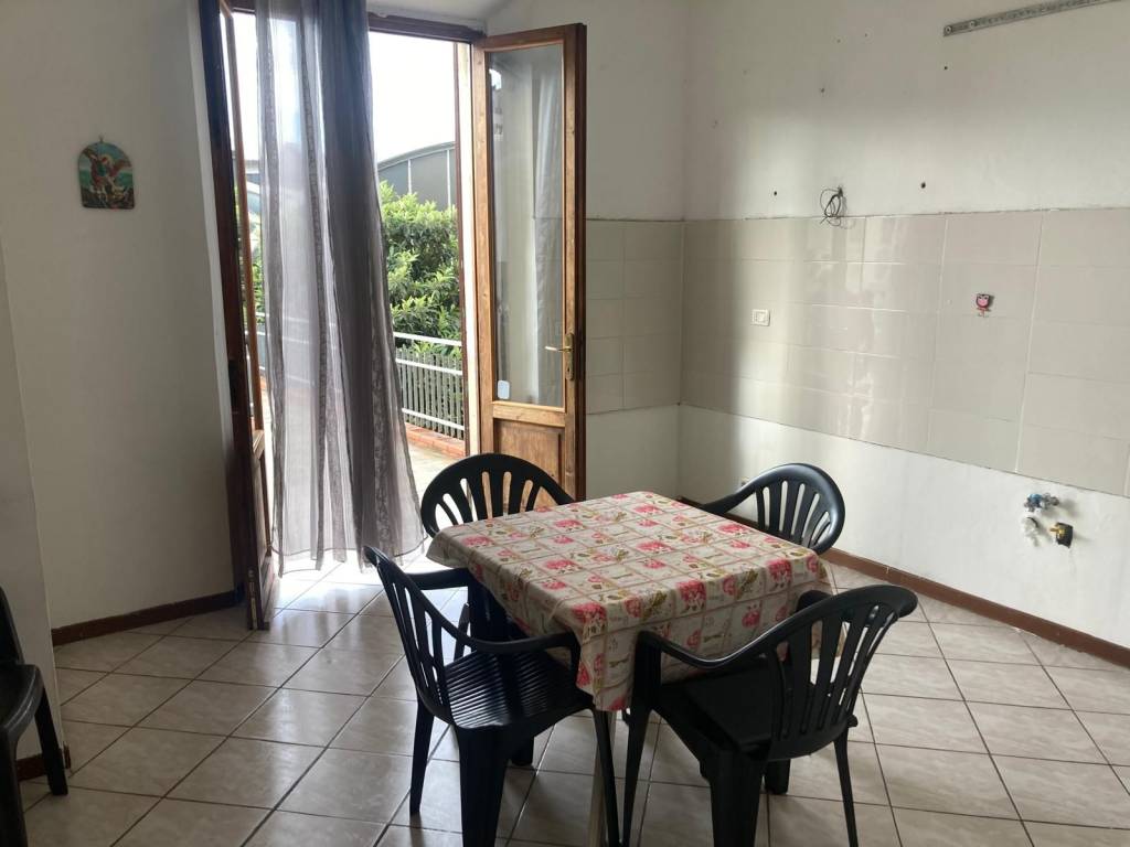 casa indipendente in vendita a Prato in zona Viaccia