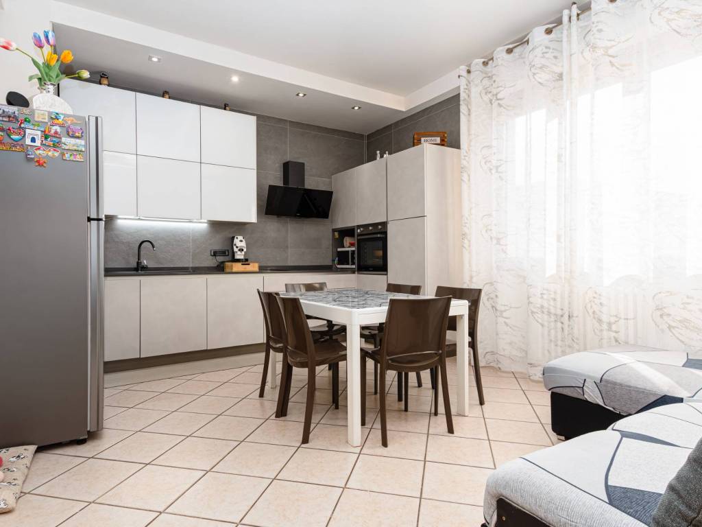 appartamento in vendita a Prato in zona Santa Lucia