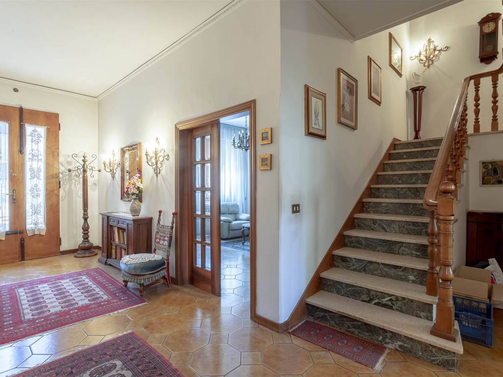 casa indipendente in vendita a Prato
