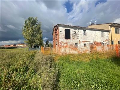 casa indipendente in vendita a Prato in zona Casale