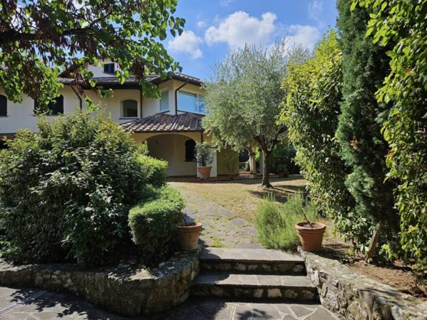casa indipendente in vendita a Prato in zona Carteano