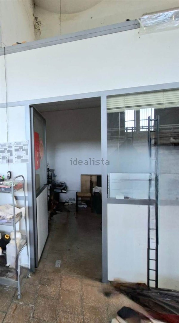 ufficio in vendita a Prato in zona Iolo