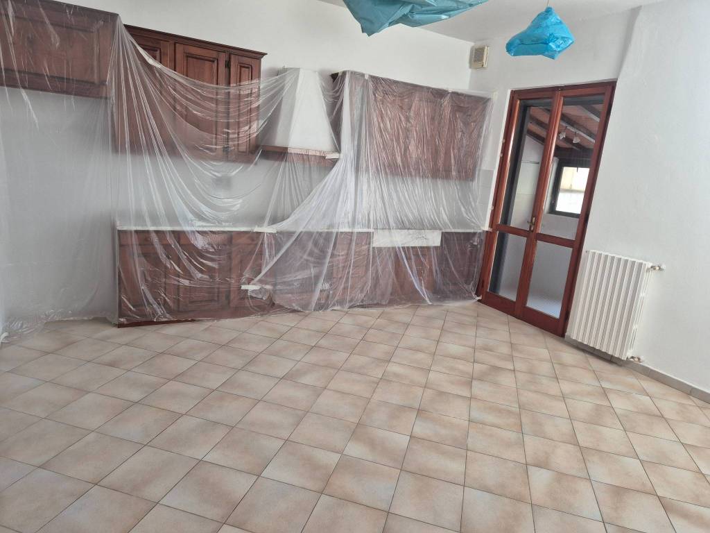 appartamento in vendita a Prato in zona Tavola