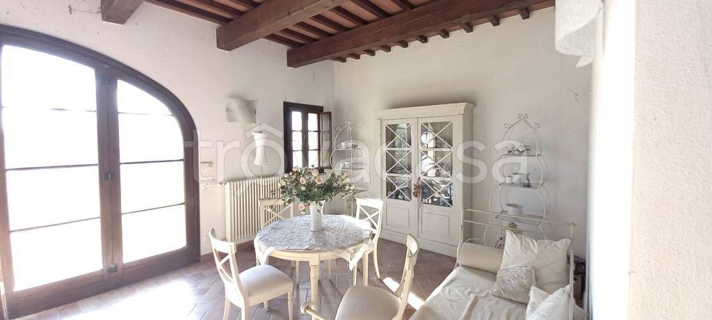 casa indipendente in vendita a Prato in zona Fontanelle