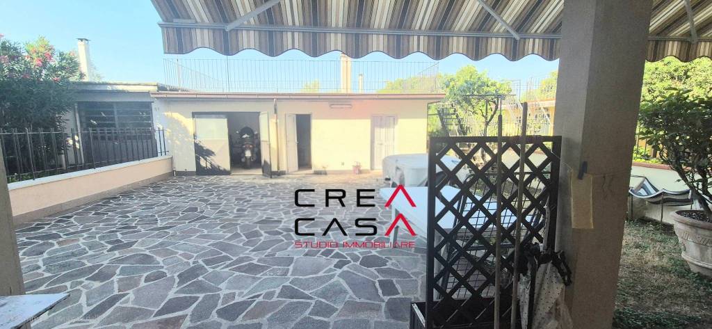 casa indipendente in vendita a Prato in zona San Martino