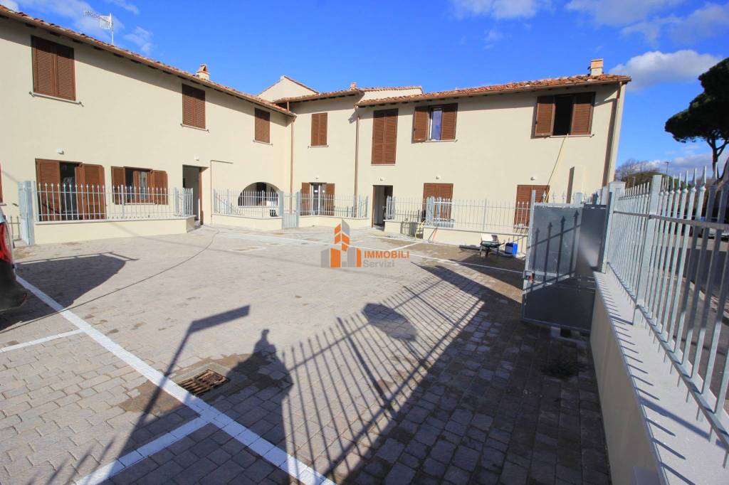 casa indipendente in vendita a Prato in zona Vergaio