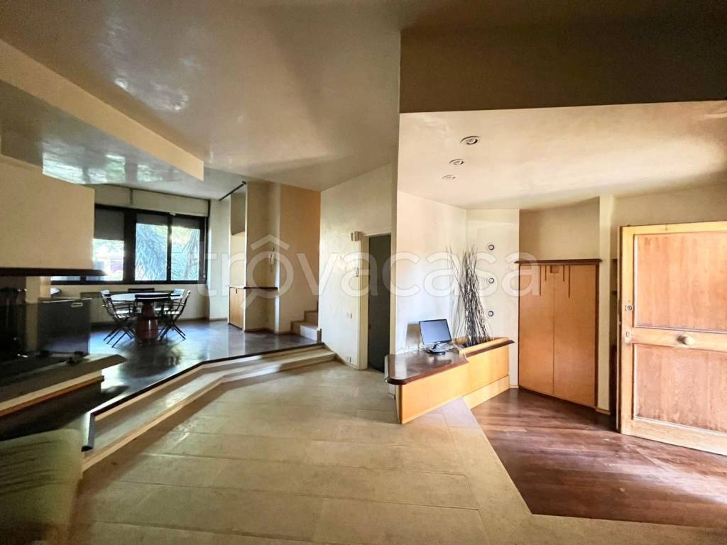 casa indipendente in vendita a Prato in zona San Giusto