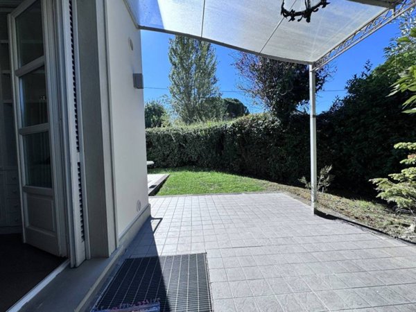 casa indipendente in vendita a Prato in zona Carteano