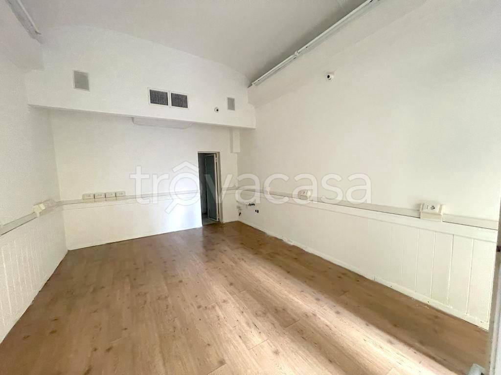 negozio in vendita a Prato