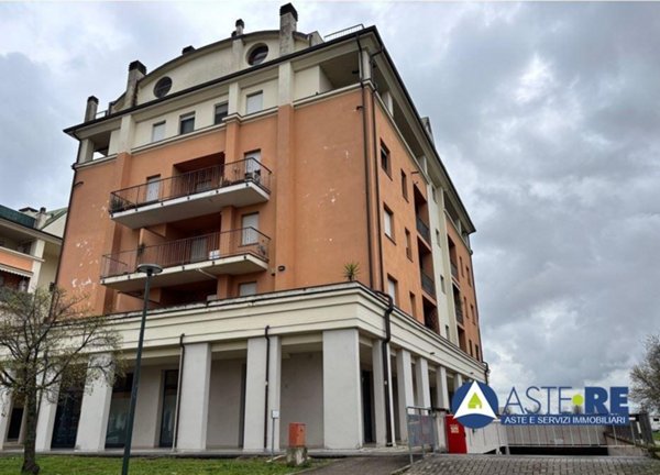 appartamento in vendita a Prato in zona Paperino