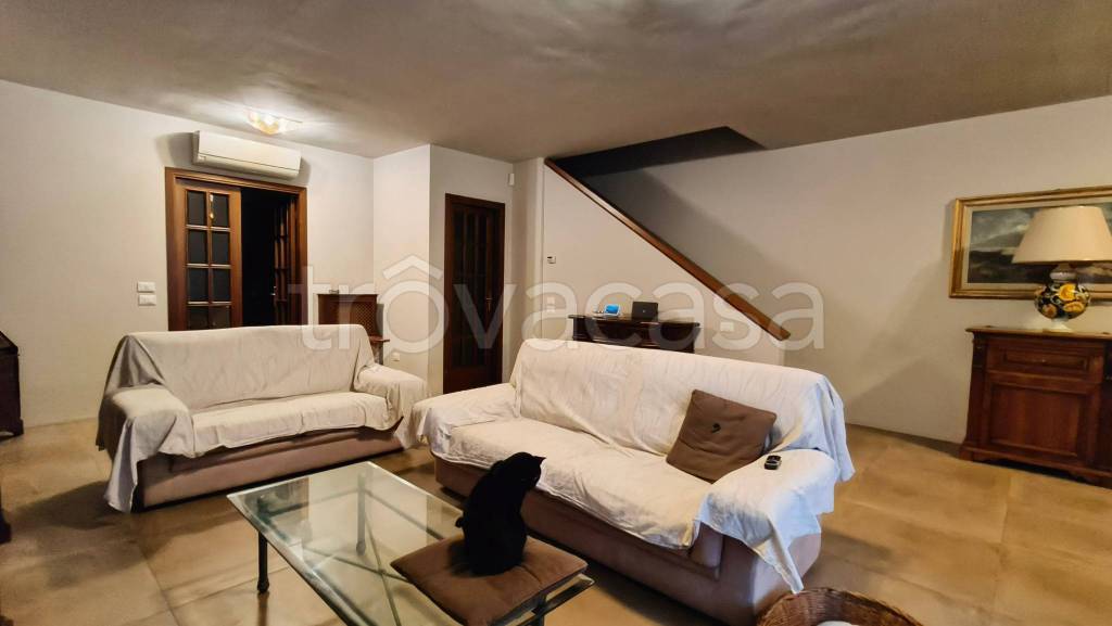 casa indipendente in vendita a Prato in zona Galceti