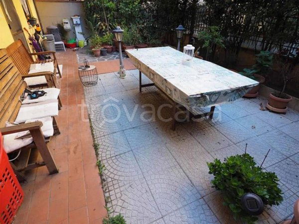 appartamento in vendita a Prato in zona Viaccia