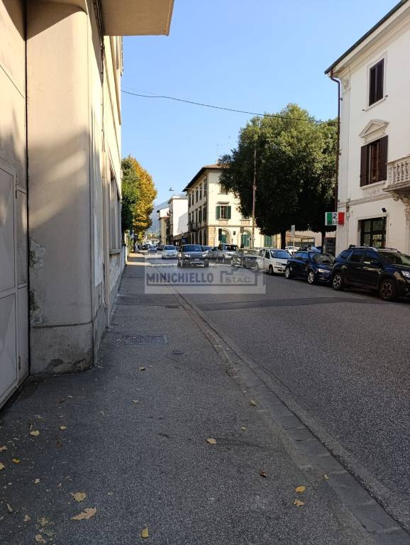 negozio in vendita a Prato