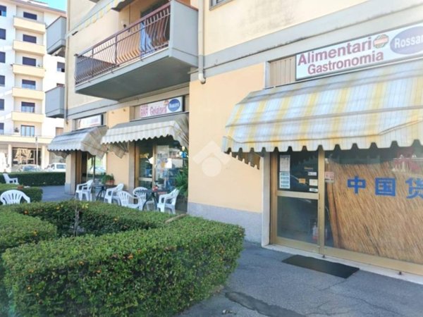 negozio in vendita a Prato in zona Galciana